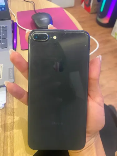 Vendo iPhone 8plus todo original!
