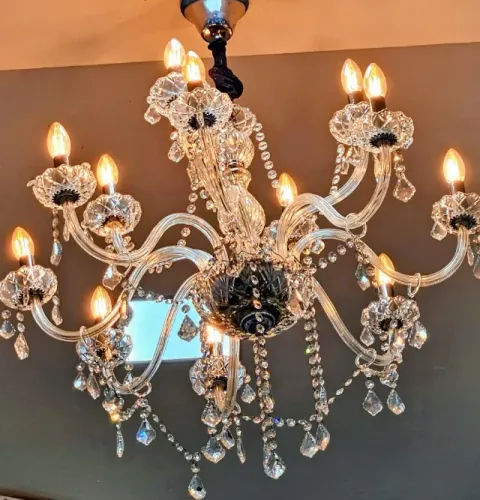 Lustre 12 braços semi-novo com lâmpadas 