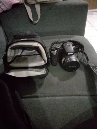 Máquina fotográfica semi nova