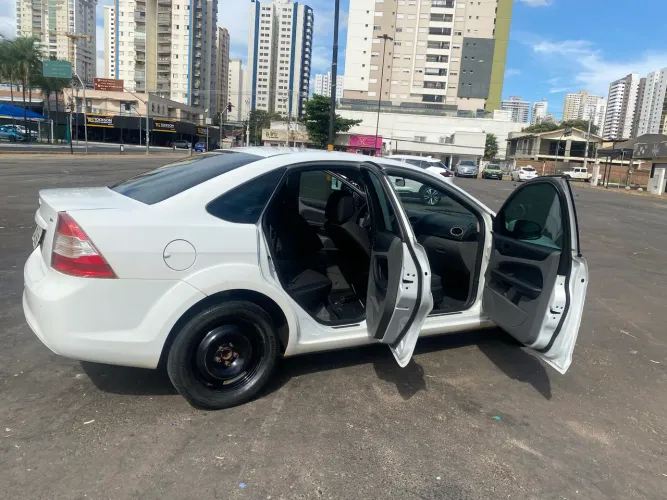 Ford Focus Sedan 2.0 16v/2.0 16V Flex 4P Aut. 2013