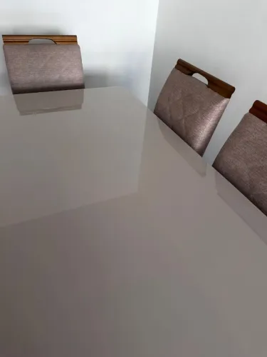 Conjunto de Jantar Mesa + 6 Cadeiras Estofadas