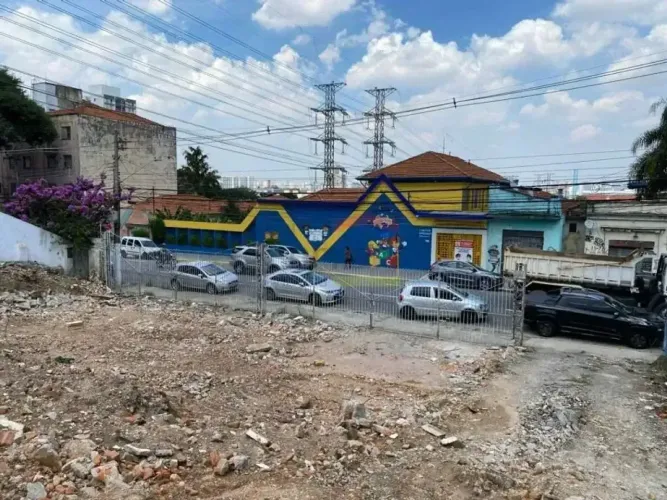 Imóvel para venda possui 1200 metros quadrados em Vila Guilherme - São Paulo - SP
