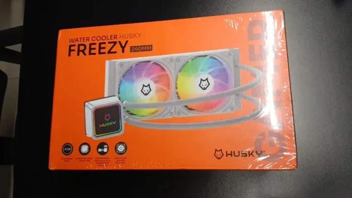 Water cooler Husky Freezy Branco 240 mm ARGB, novo lacrado na caixa.