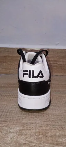 Ténis FILA ORIGINAL NUNCA USADO