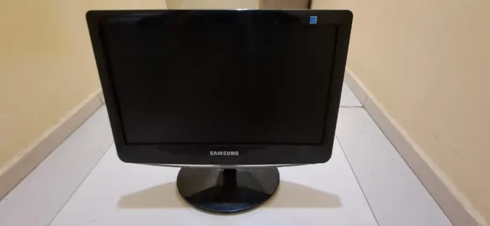 HD 500 GB, monitor 17 polegadas 