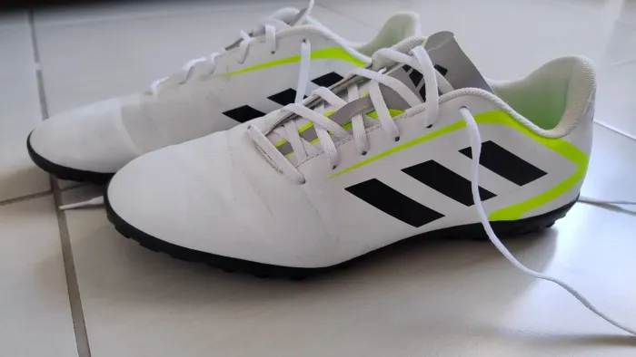 Chuteira Adidas society 42