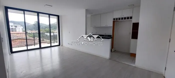 Apartamento- Petrópolis, Prado