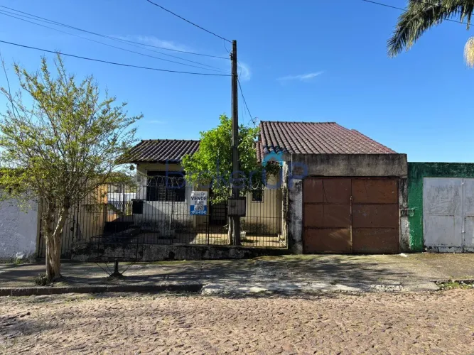 Casa em Partenon - Porto Alegre, RS