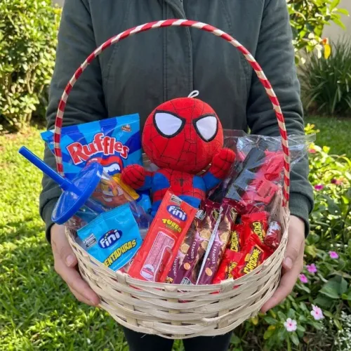 Cesta Homem-Aranha Brinquedos + Doces (Pronta Entrega)