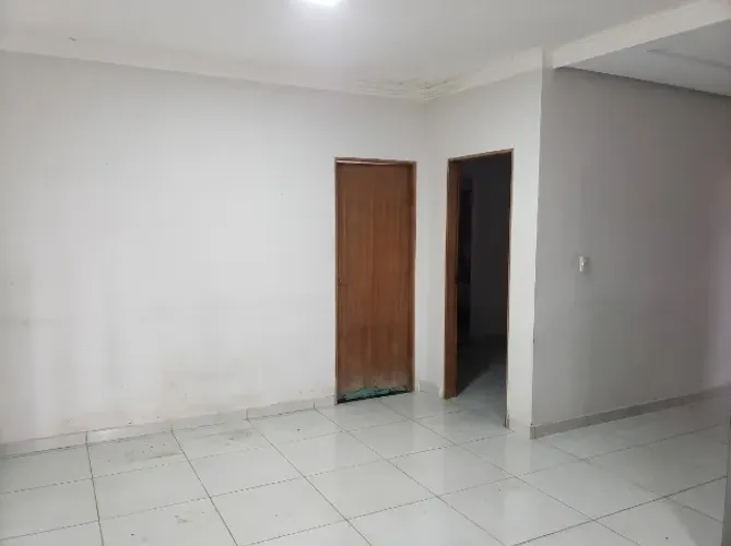 Casa 3 qts, 180mt² construídos + 124mt² disponíveis + ponto de comércio