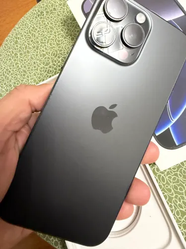 iPhone 16 Pro Max 256 GB - Estado de Novo | Bateria 96% | Versão USA | Aceita Cartão