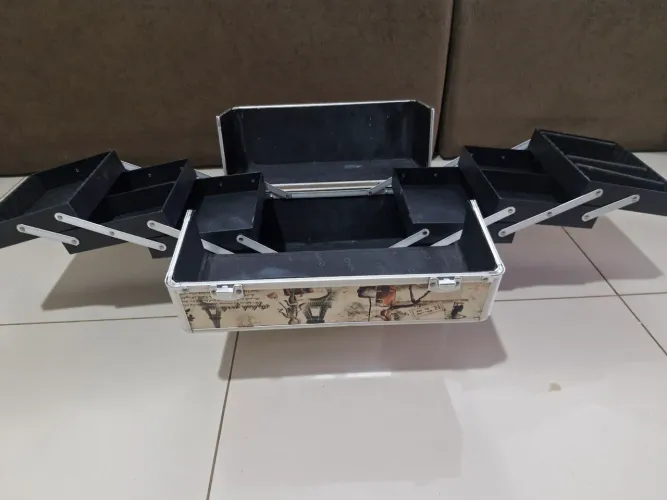 Maleta estampa exclusiva Paris para maquiagem grande 35cm comp x 25cm alt x 20 larg