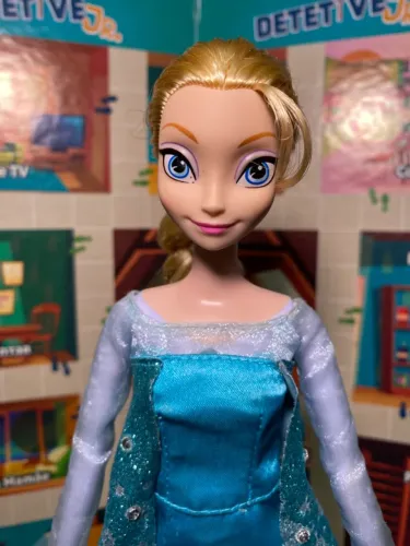 Boneca elsa da frozen, original dinsey, 50 reais!!