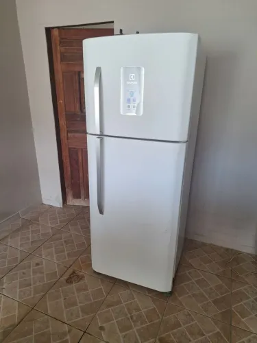 Vendo geladeira Electrolux 