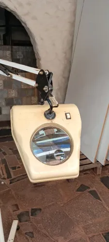 LUPA para Estética com Pedestal - Oportunidade 
