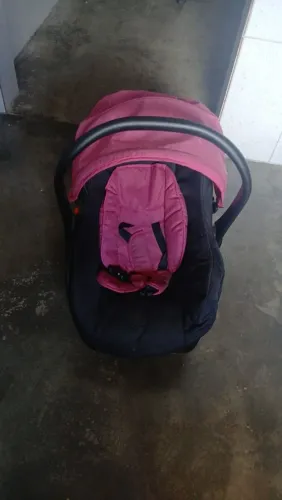 Vendo carrinho Moisés e bebe conforto