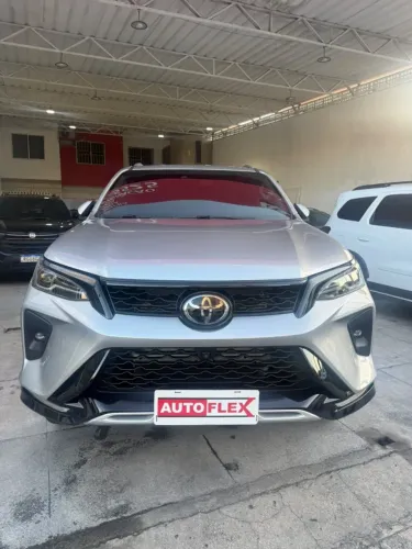 Toyota Hilux SW4 SRX Plat. 4X4 2.8 TB Die. Aut. 2024