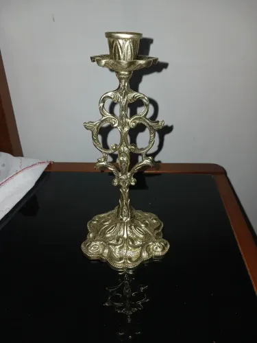 Castiçal pequeno antigo de bronze