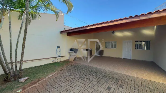 Casa com 3 dormitórios para alugar, 109 m² por R$ 3.797/mês - Astúrias - Piracicaba/SP