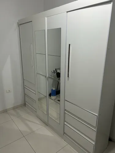 Guarda-Roupa Branco 6 Portas com Espelho e Gavetas - Ótimo Estado