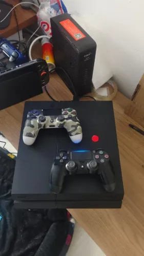 PS4 desbloqueado destravado playstation 4 2 controles praticamente novo
