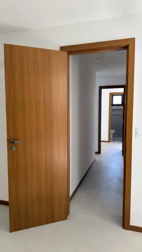 Porta de Madeira Completa Amadeirada 60x208cm - Batente + Fechadura