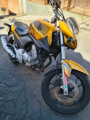 Honda CB 300 2012 Ouro - R$ 10.000