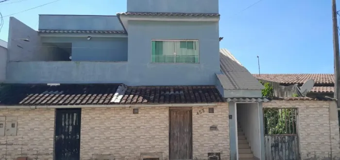 Imóvel com 4 Casas + 1 Quitinete em localização Privilegiada em Anchieta -ES