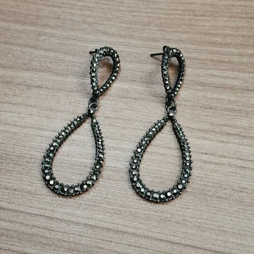 Brinco Gota Black com Strass