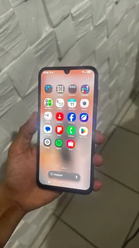 Celular + headphone