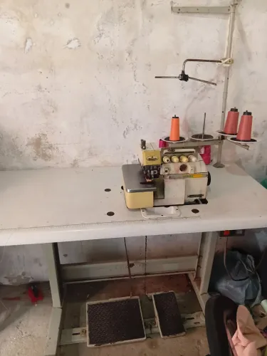 Máquina de custura ponto cadeia