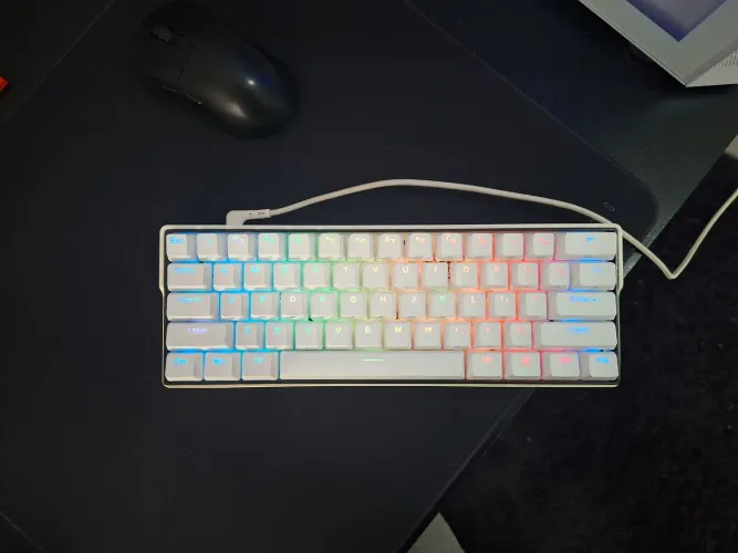 Teclado gamer 60% - Kemove K61
