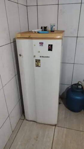 Geladeira usada funcionando perfeitamente