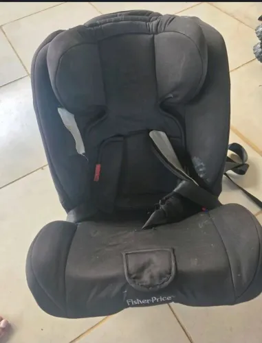 Cadeira infantil para automóvel Fischer Price.
