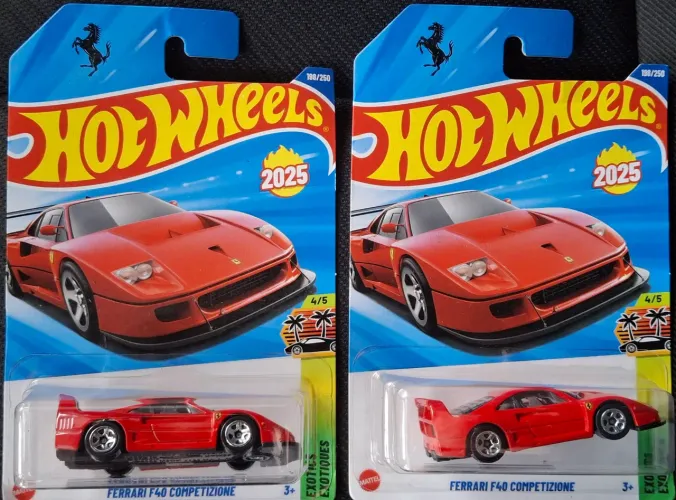 Duas ferraris f40 Hot wheels vermelhas