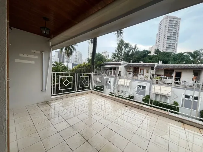 Casa de Condomínio - 4 Dormitórios (2 Suítes) à Venda e para aluga no Granja Julieta - São