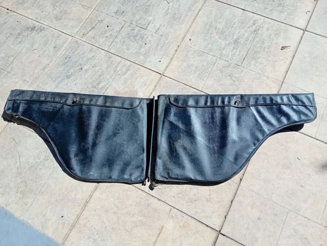 Porta para jeep CJ5 marca Triunfo
