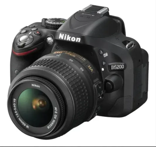 NIKON D5200