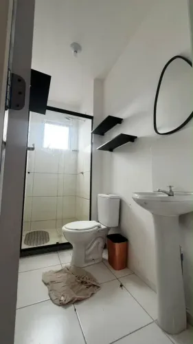 Condomínio vivendas do Rio 1, umLance de escada, gás encanado, piscina, mercado, e muito m
