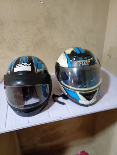 Vendo 2capacetes 100 reais