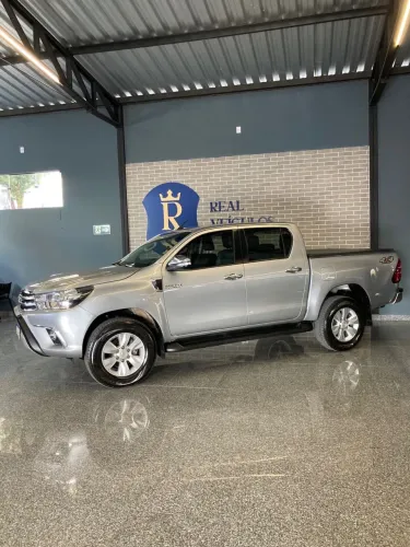 Toyota Hilux CD SRV 4X4 2.8 TDI Diesel Aut. 2017