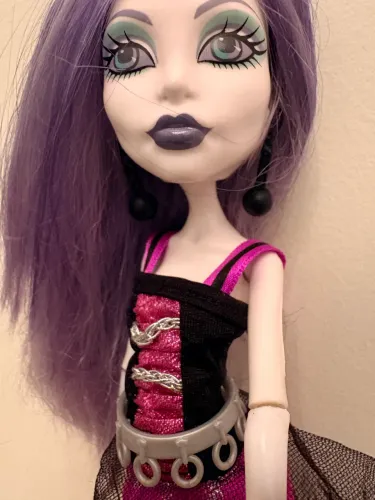 Monster High Spectra Vondergeist Ghouls Alive G1 - com Suporte e Acessórios
