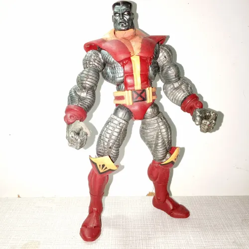 Colossus Marvel legends toybiz,Leia a descrição.
