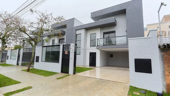 Sobrado de Alto Padrão no Campo Comprido 3 Suítes 177m²