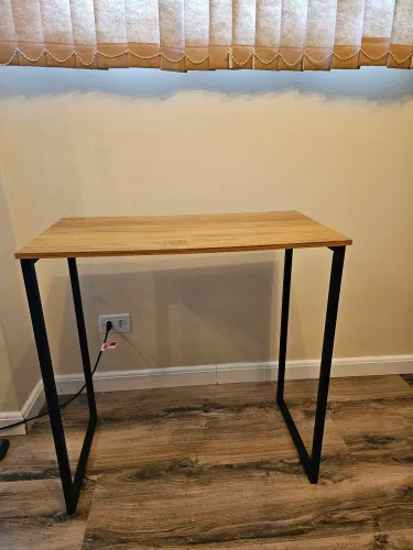 MESA DE ESCRITÓRIO PEQUENA