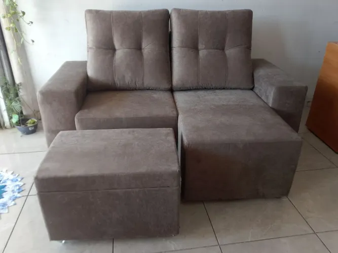 Sofá com puffs baú 