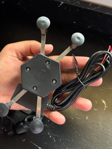 Suporte de celular para moto com entrada USB 