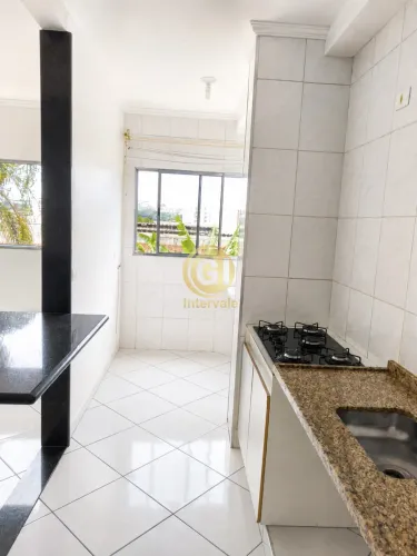 Apartamento à venda no Jardim Santa Maria, Jacareí-SP: 2 quartos, sala, banheiro e vaga de