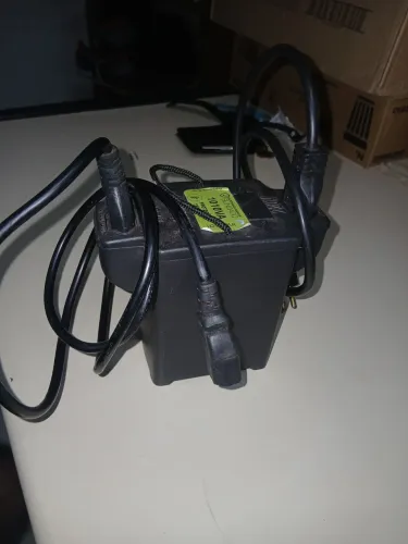 Autotransformador bivolt 110V/220V