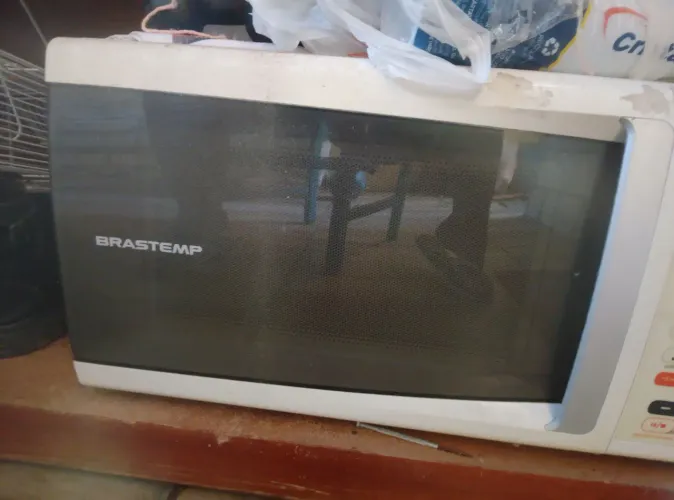 Microondas e tv com defeito 